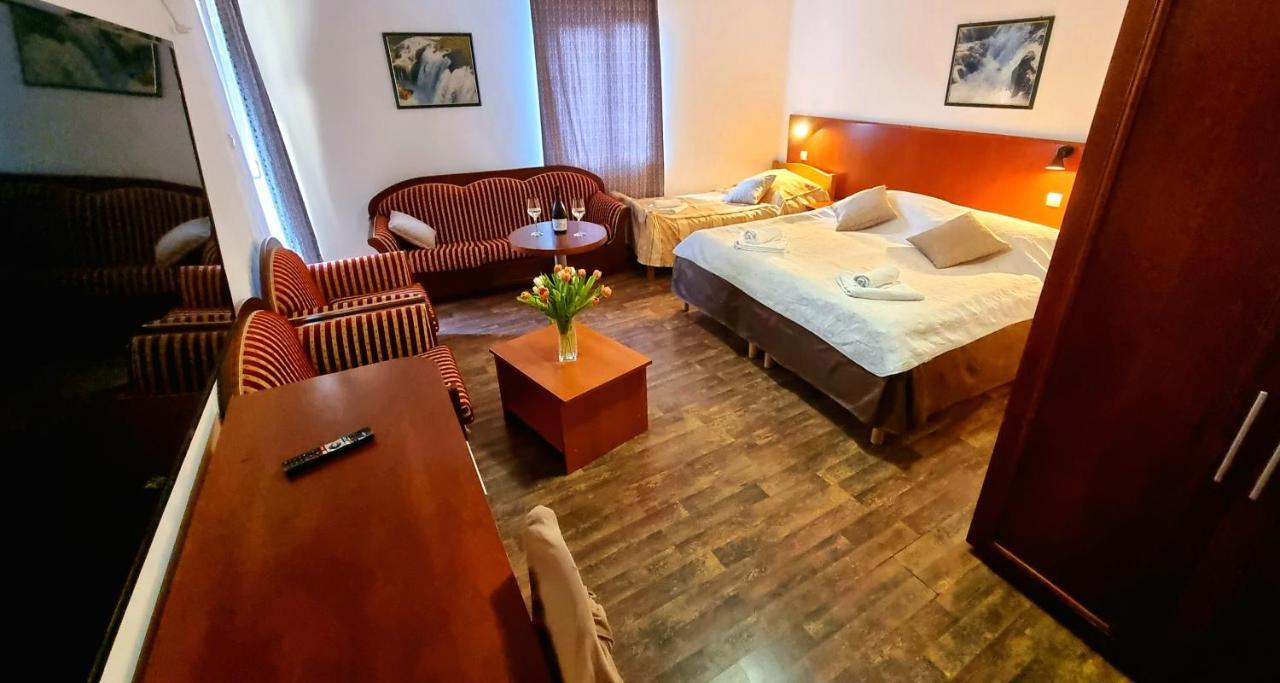 Visovac Rooms And Breakfast Skradin Exterior foto